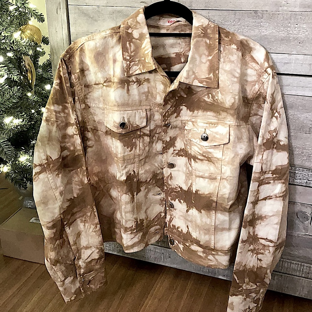 Eggie jacket and matching shorts.